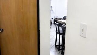سكس مصري - الخادمة المصرية الشابة
