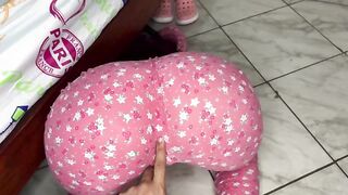 سكس مصري - خدعة لرؤية طيز ابنتي بالتبني