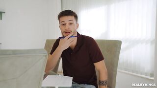 يُداعبهما بينما يلعقان مهبلي بعضهما البعض - porn